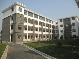 尚湖中心小学使用学校直饮水台
